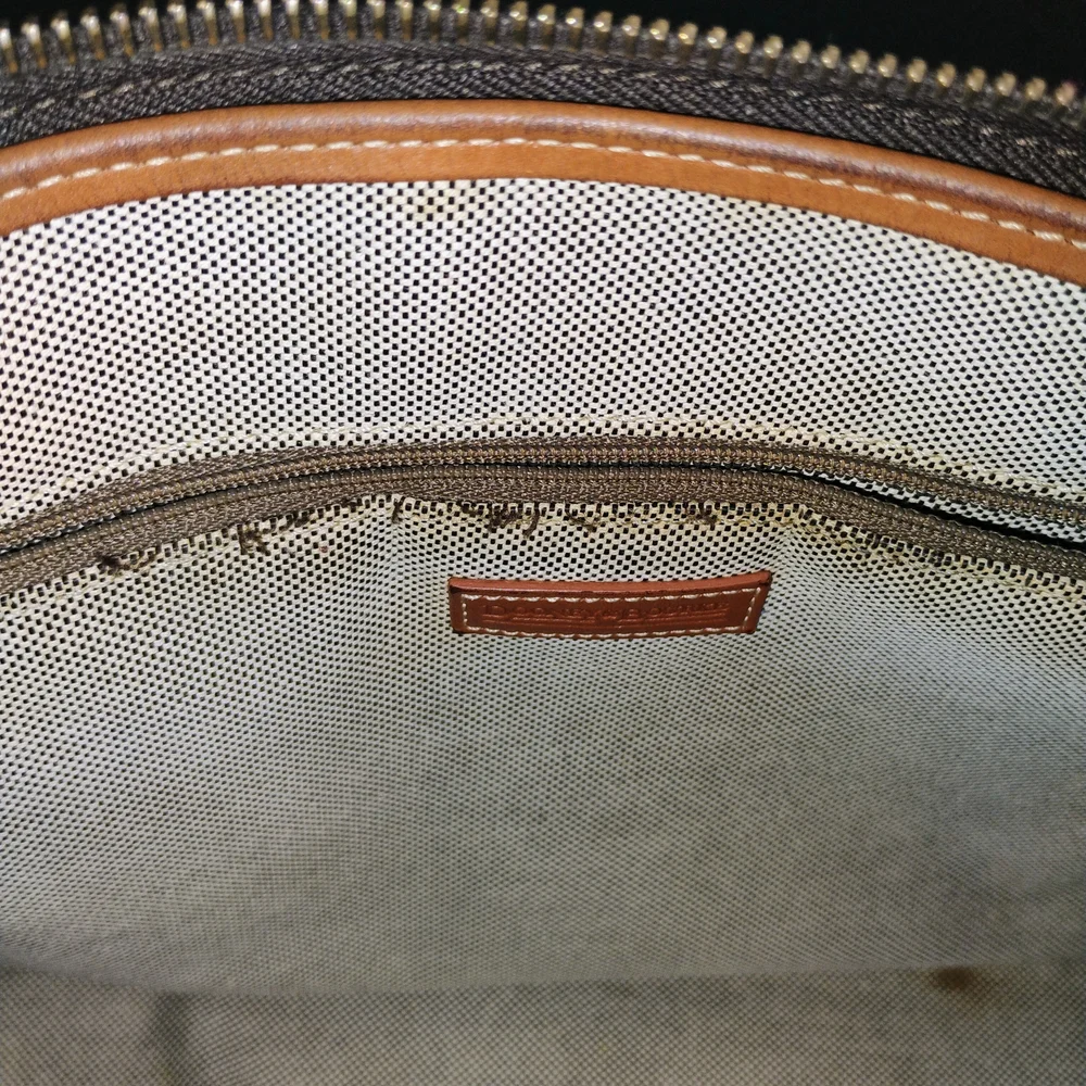 Chic Black and Tan Shoulder Bag - Picture 8 of 12